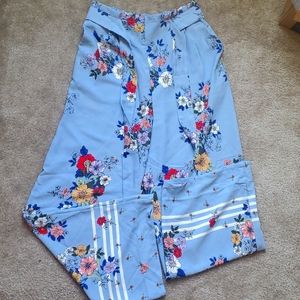 Wide legged, high waisted pants